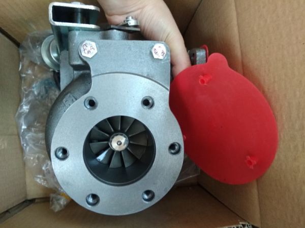 Турбокомпрессор двигателя Yuchai YC6J125Z-T20 J7M00-1118100-383, J7M00-1118100-502, JP76F 3