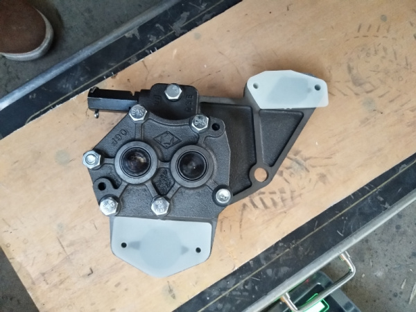 Насос масляный двигателя Weichai WD615, WD10 AZ1500070021, 612600070021A, 4110000556003 2